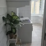 Sólo Habitación Grande Con Balcon *
